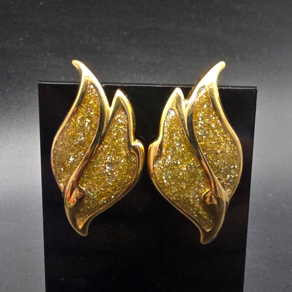 Avon 1988 Glitter Flame Earrings Gold Tone Feather Vintage 1980s Jewelry